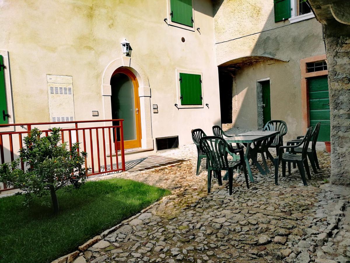 Casa Antico Borgo - Appartamento 1 Ассенца-ди-Бренцоне Экстерьер фото